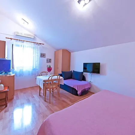 Ana 2 * Zaton (Dubrovnik-Neretva)