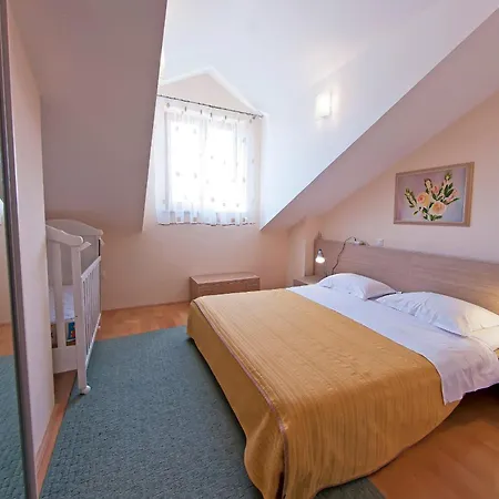 Malana Apartment *
