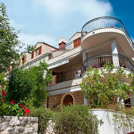 Apartment Ana 2 *