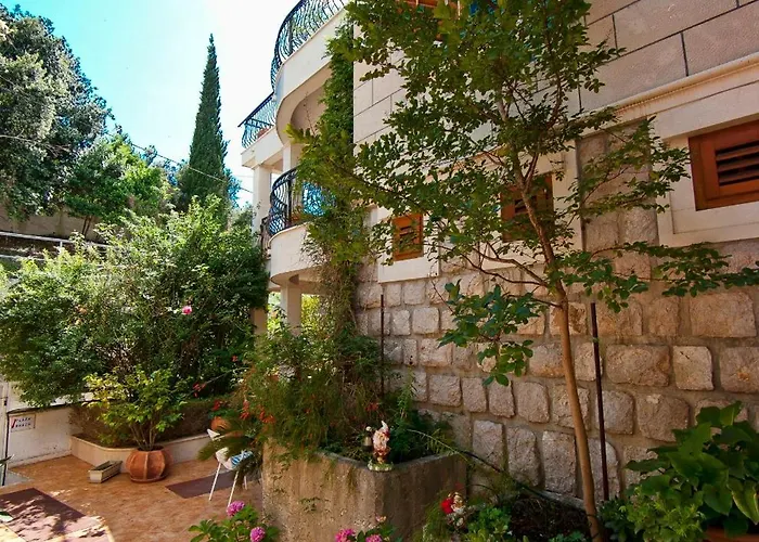 아파트 Malana 자톤